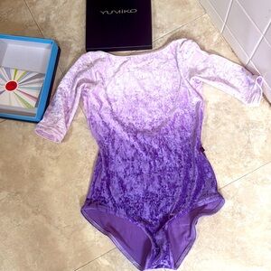 Yumiko black label velvet dip dye in Sophiane with half sleeves. Size M.